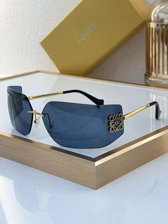 Picture of Loewe Sunglasses _SKUfw80880027fw